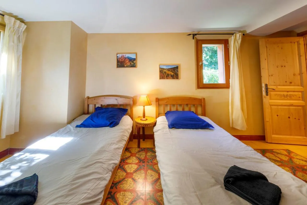 Eco-Hotel Et Yourtes Du Mercantour Guillaumes Gasthof