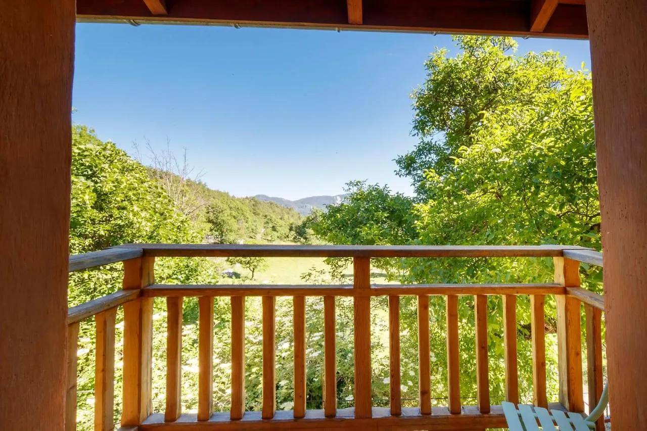 Eco-Hotel Et Yourtes Du Mercantour Guillaumes