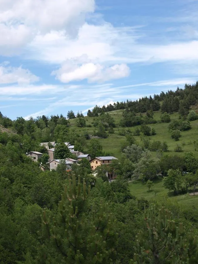 Eco-Hotel Et Yourtes Du Mercantour Guillaumes 0*,