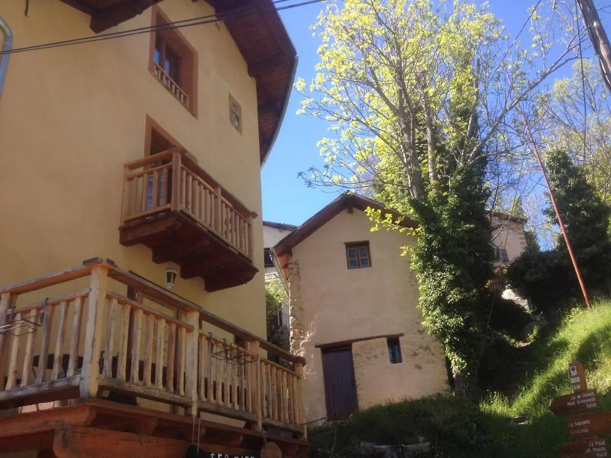 Eco-Hotel Et Yourtes Du Mercantour Guillaumes Gasthof