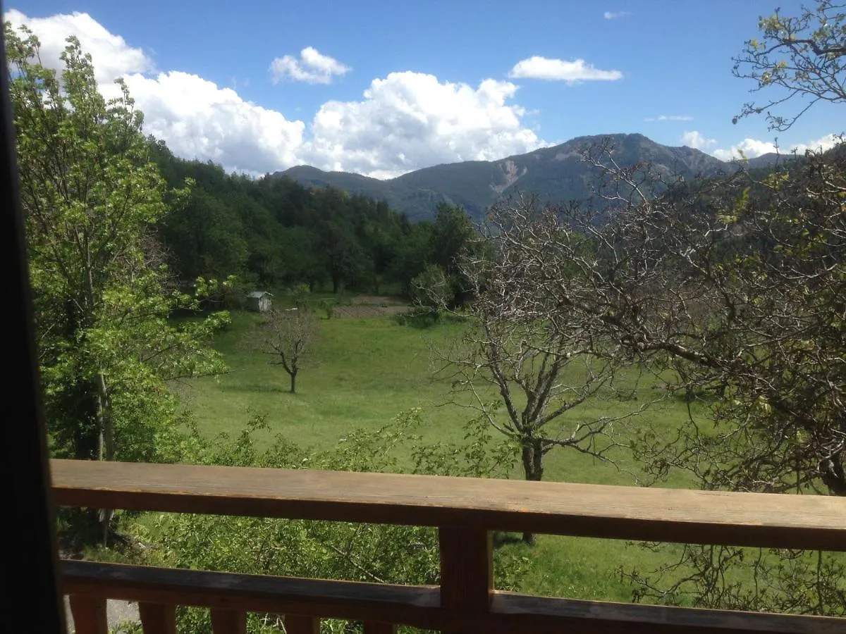 Eco-Hotel Et Yourtes Du Mercantour Guillaumes